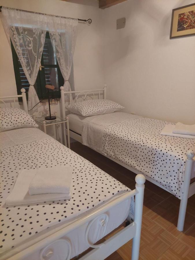 אימוטסקי Apartman Studio Zdravko Eco Village מראה חיצוני תמונה